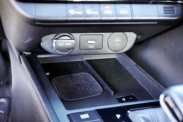 Used 2025 Gray Hyundai SEL Sport image 25