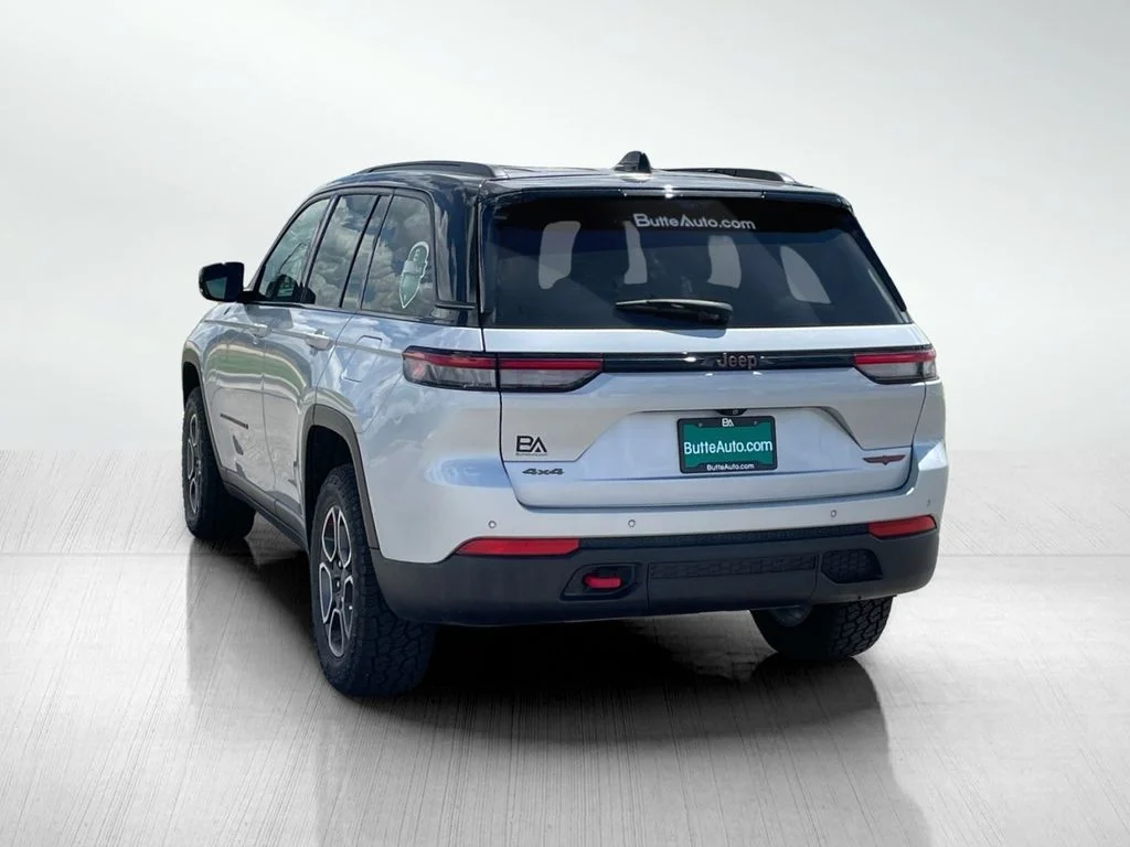 Used 2022 Silver Zynith Jeep Trailhawk image 5