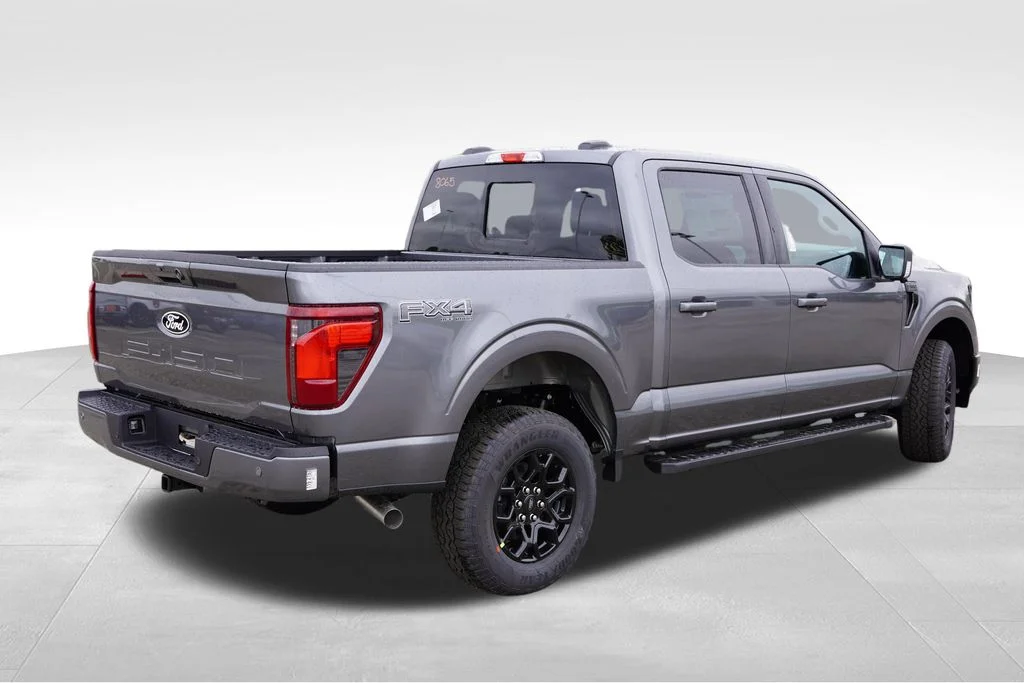 New 2026 Carbonized Gray Metallic Ford XLT image 3