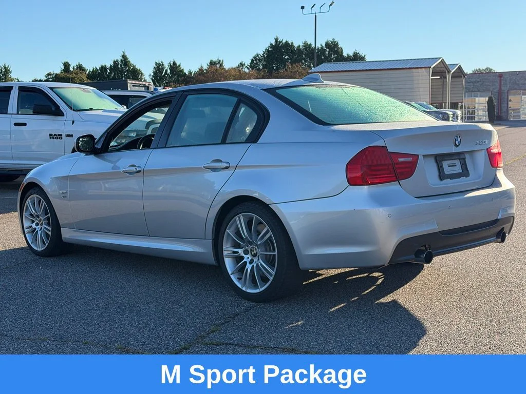 Used 2011  BMW 335i xDrive image 7