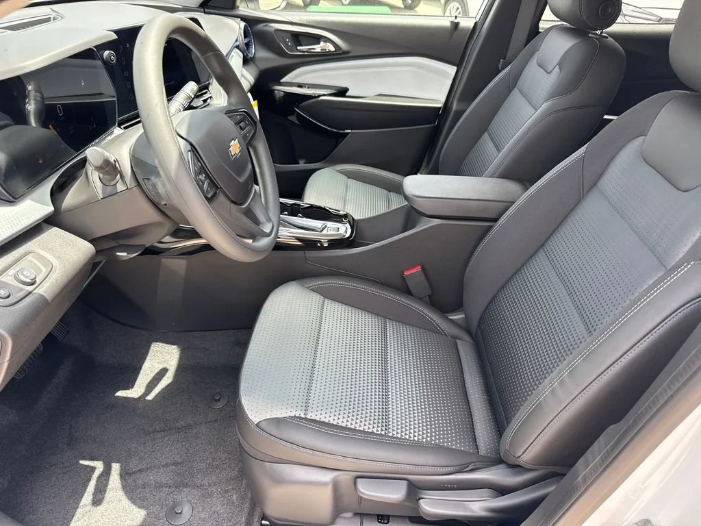 2026 Chevrolet Trax LT - Photo 15