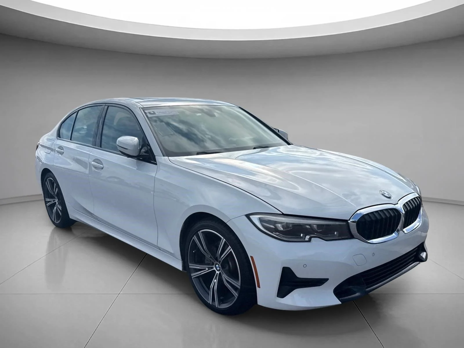 Used 2019 Alpine White BMW 330i image 23