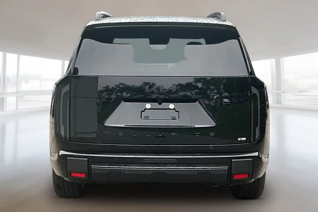 New 2027 Ebony Black Kia X-Line SX image 4