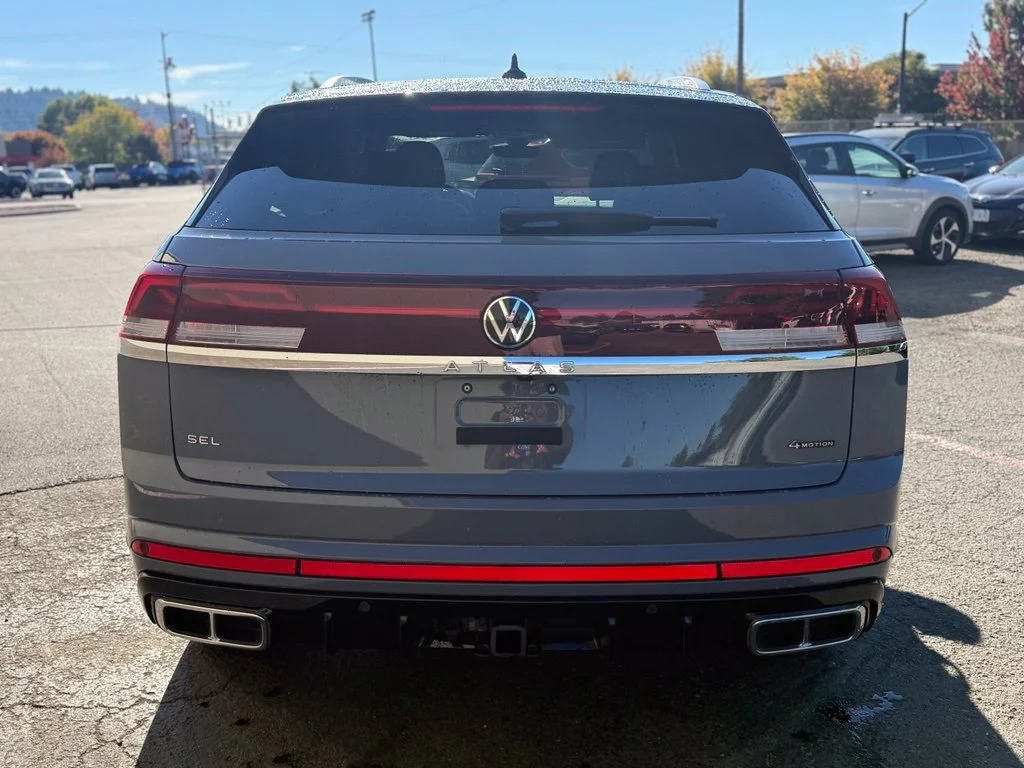 Used 2024 Platinum Gray Metallic Volkswagen 2.0T SEL R-Line image 6