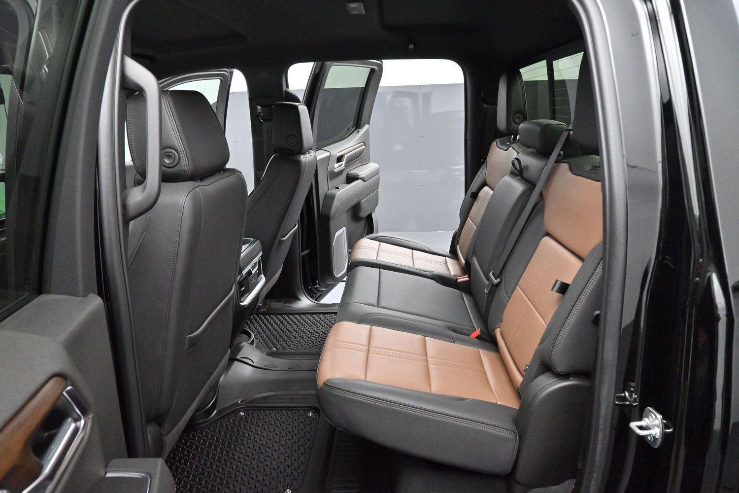 Used 2025 Black Chevrolet High Country image 30