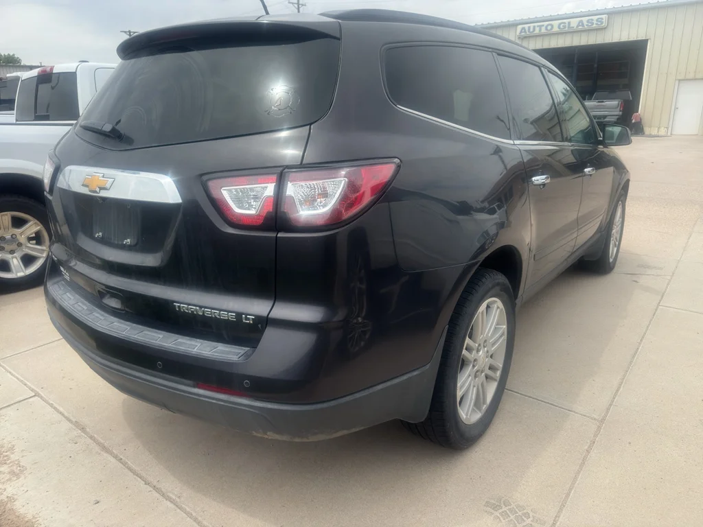 Used 2015 TUNGSTEN METALLIC Chevrolet LT image 4