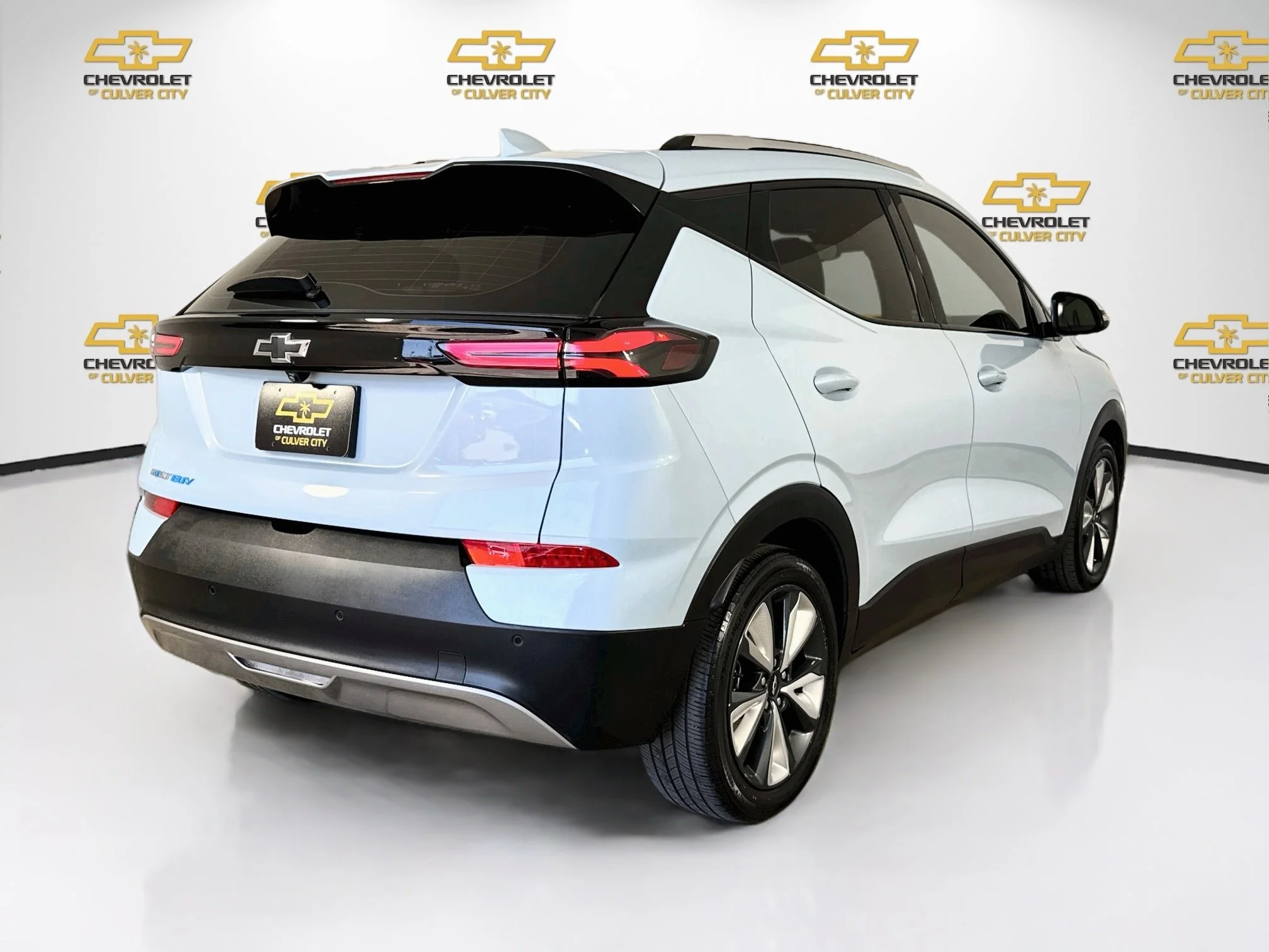 Used 2023 ICE BLUE METALLIC Chevrolet LT image 8