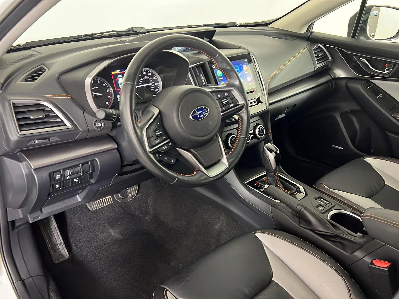 Used 2019 Crystal White Pearl Subaru Limited image 2