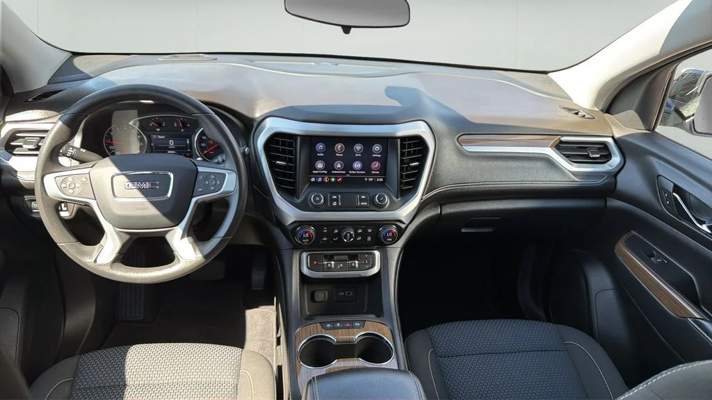 Used 2023 Silver GMC SLE image 19