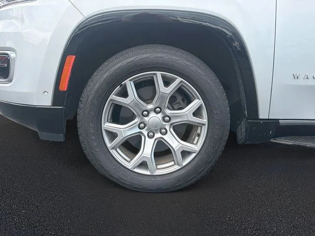 Used 2022 Silver Jeep Series I image 9