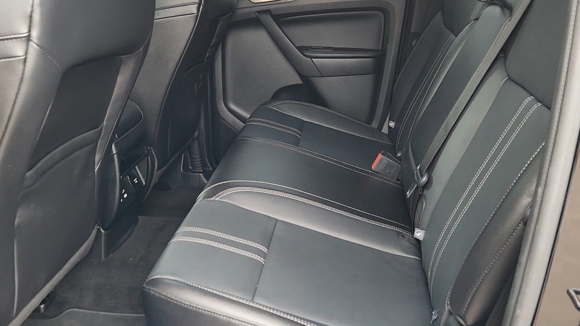 Certified Used 2019 Shadow Black Ford LARIAT image 31