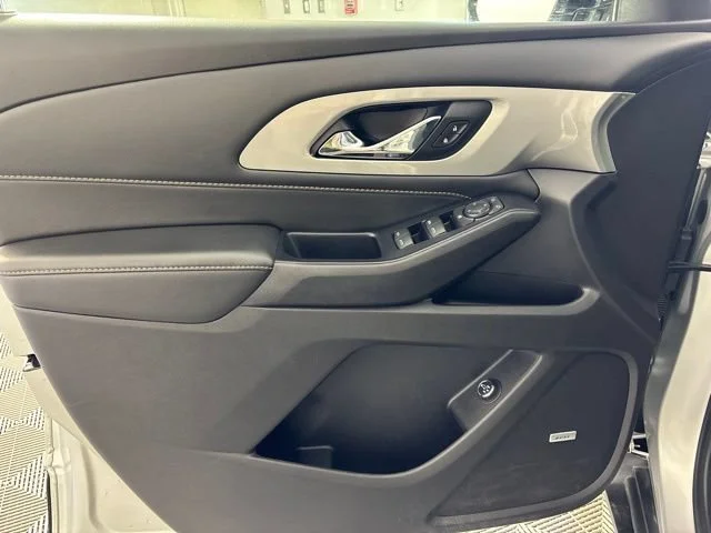 Used 2020 SILVER ICE METALLIC Chevrolet LT Leather image 16