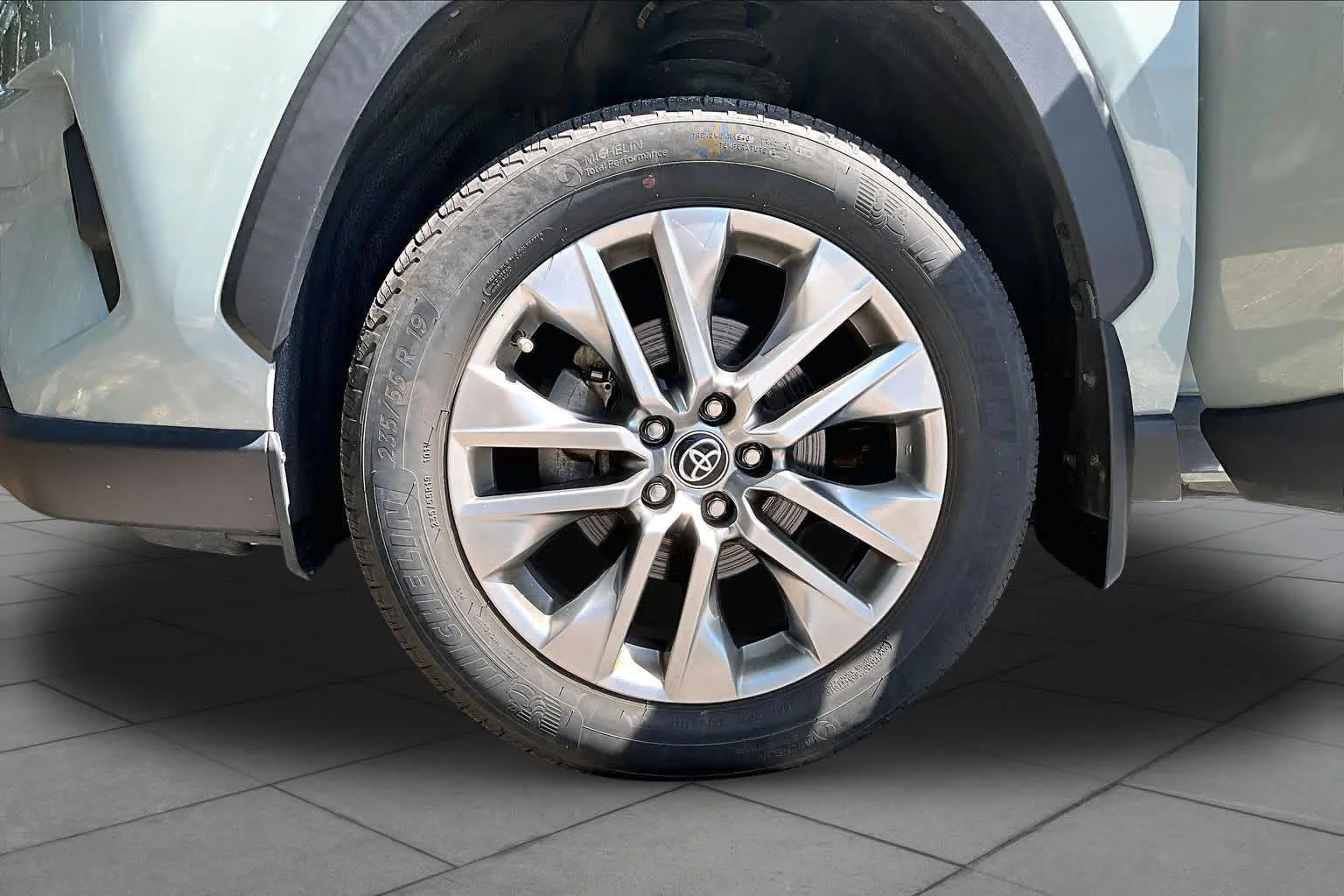 Used 2023 Lunar Rock Toyota XLE Premium image 10