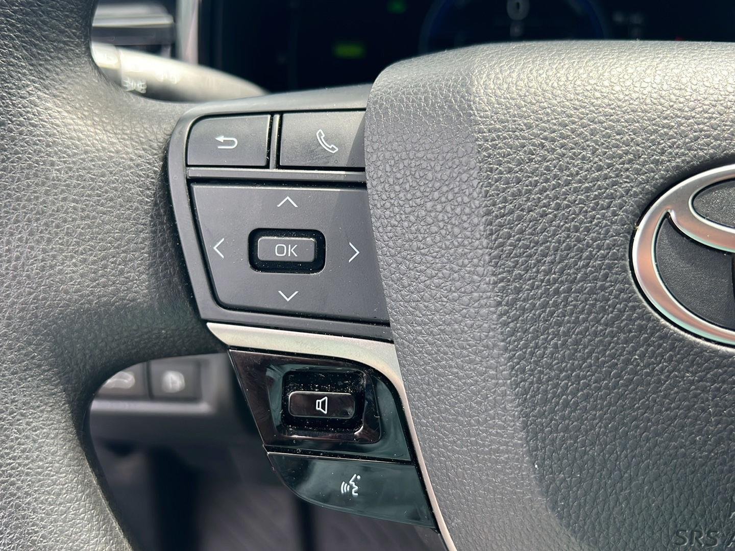 Used 2025 Ocean Gem Toyota LE image 21