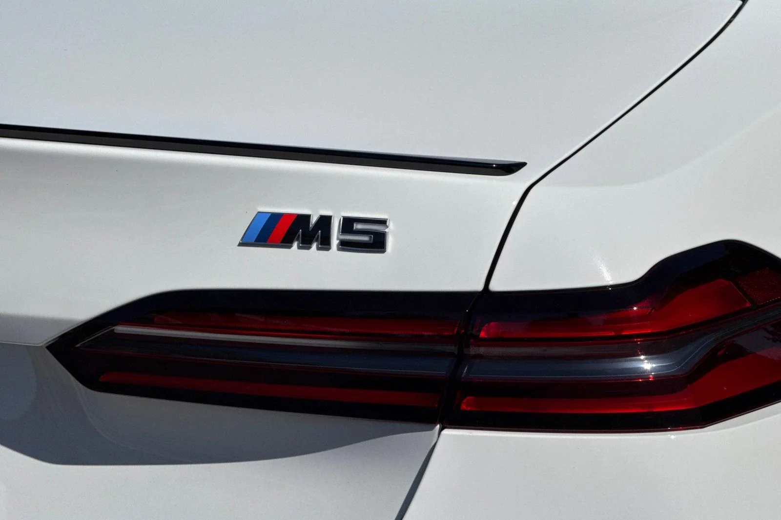 New 2026 Alpine White BMW Base image 6