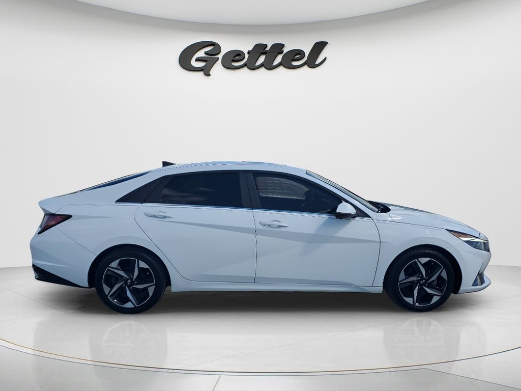 Used 2021 White Hyundai Limited image 4