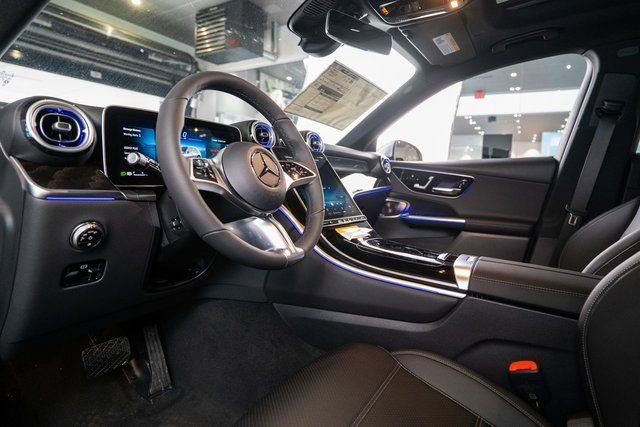 New 2026 Cirrus Silver Metallic Mercedes-Benz GLC 300 image 37