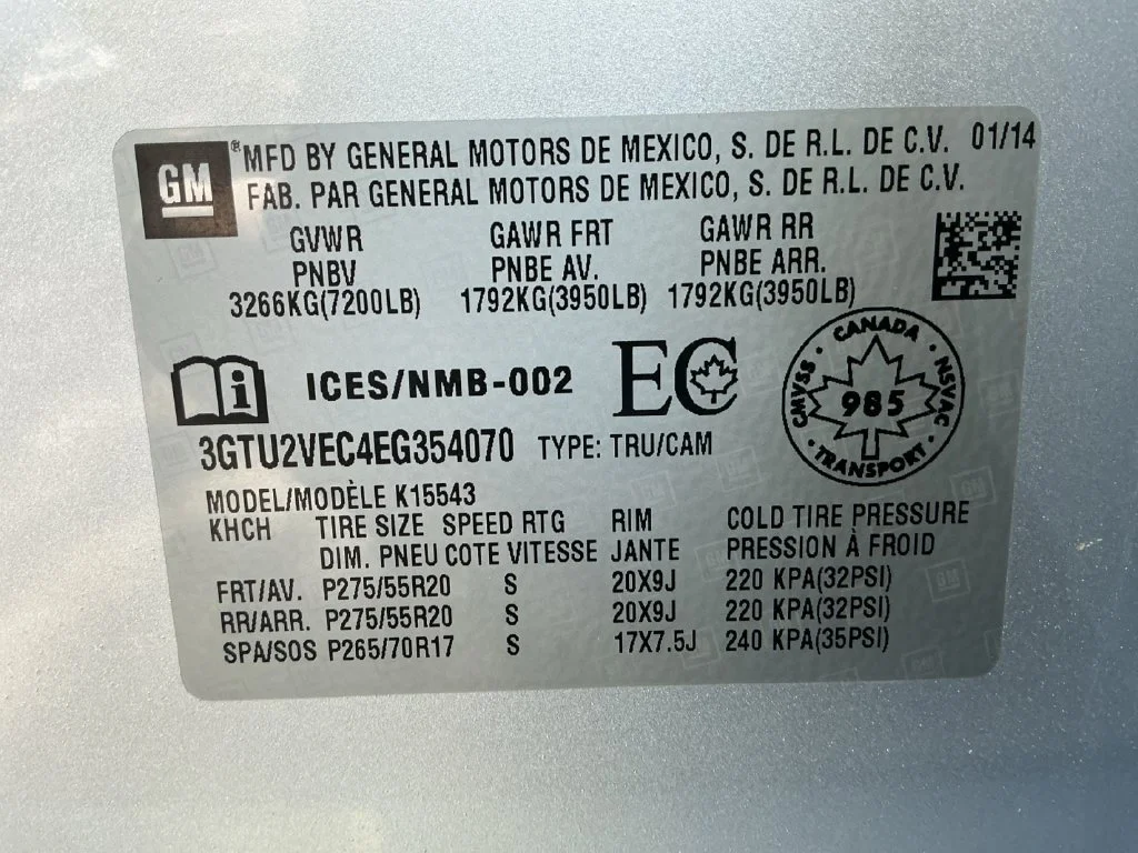 Used 2014 Silver GMC SLT image 24