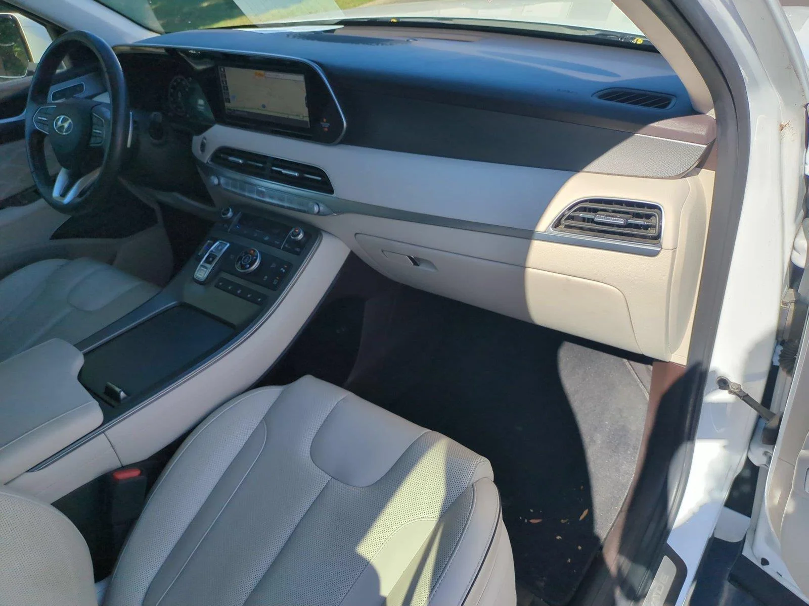 Used 2020 Hyper White Hyundai Limited image 40
