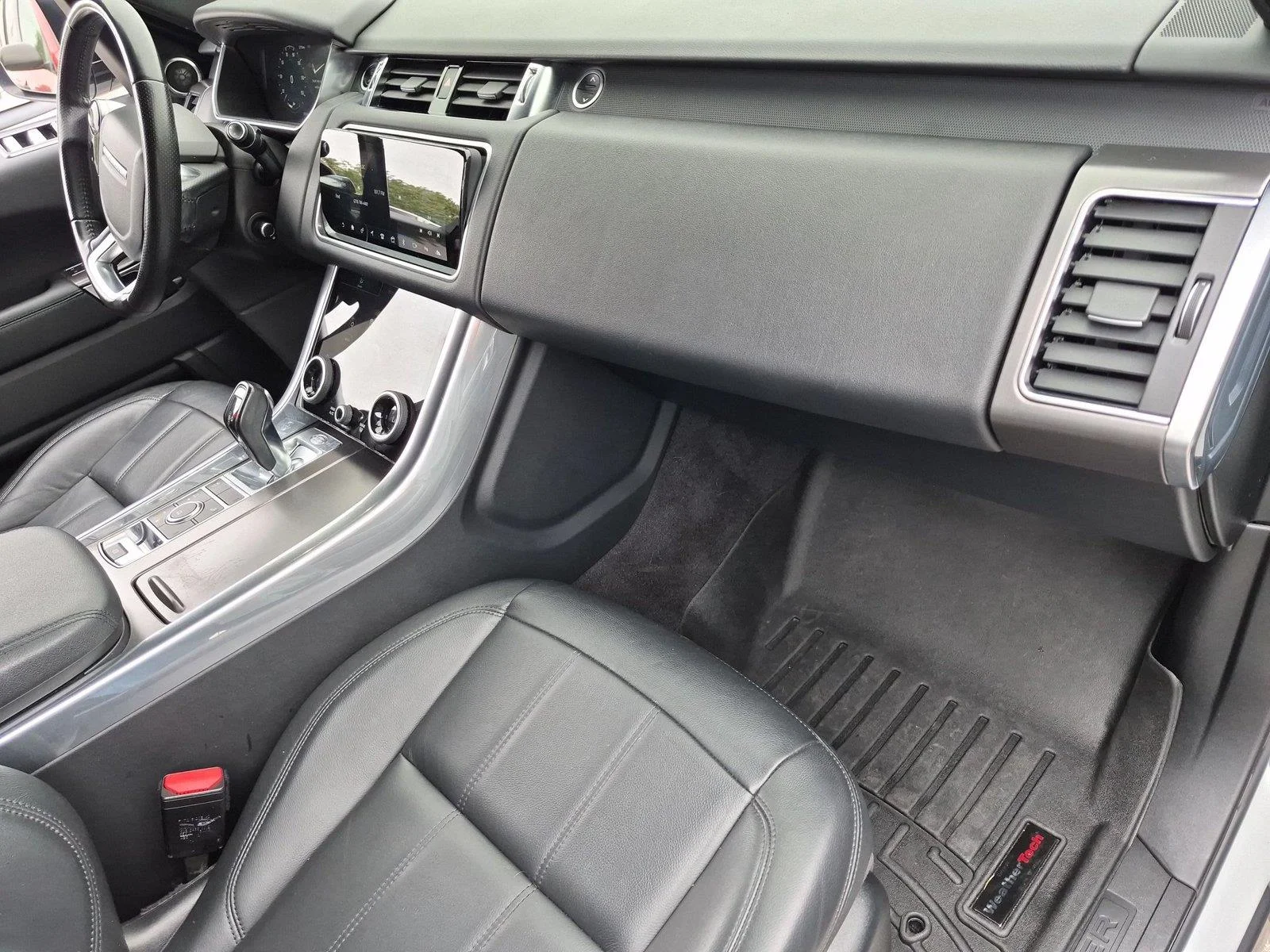 Used 2018 Fuji White Land Rover SE image 37