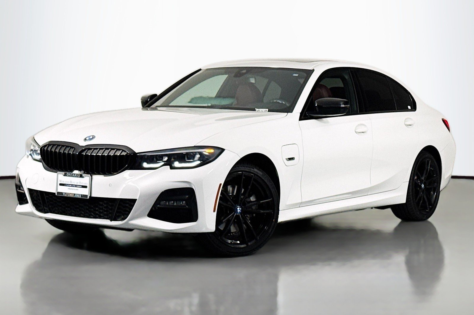 Used 2022 Alpine White BMW 330e image 1