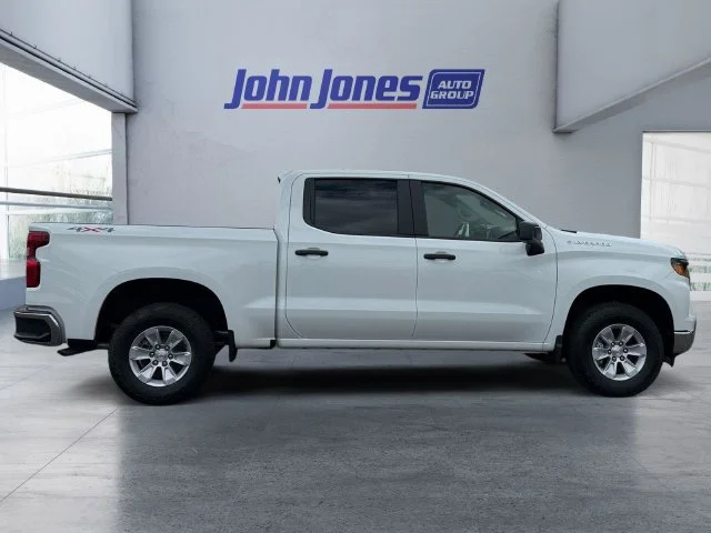 New 2026 Summit White Chevrolet WT image 6
