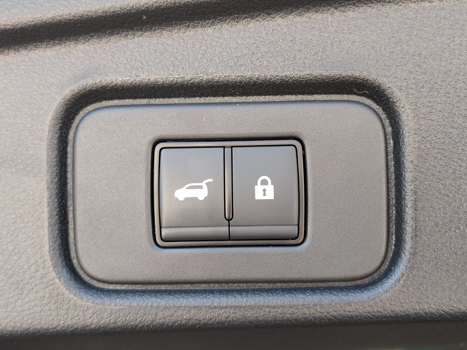 Used 2025 Super Black Nissan SV image 31