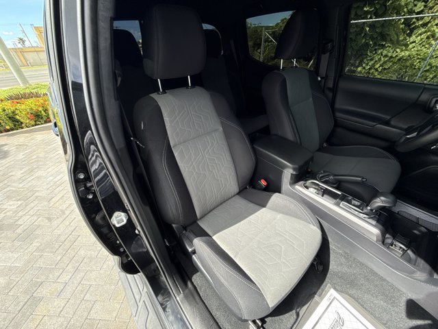 Used 2022  Toyota  image 19