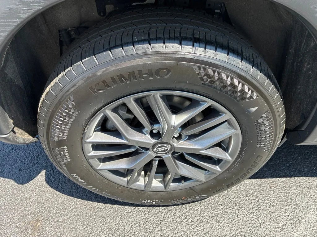 Used 2023 Gray Nissan S image 10