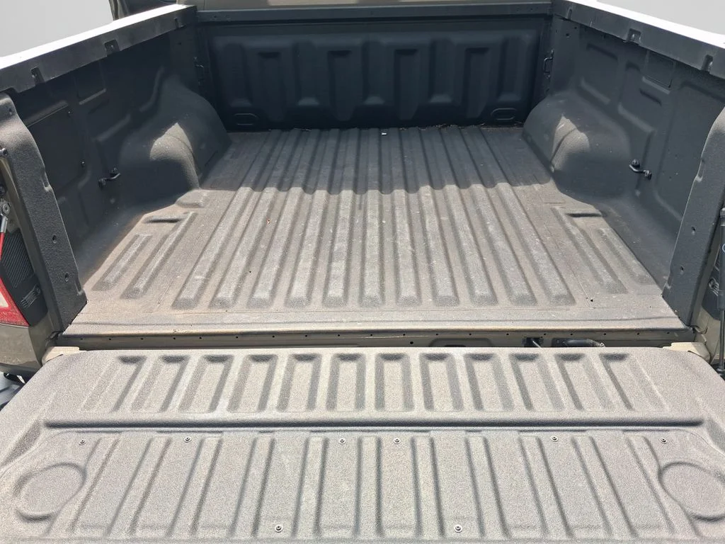 Used 2025 Gray Ford XL image 10