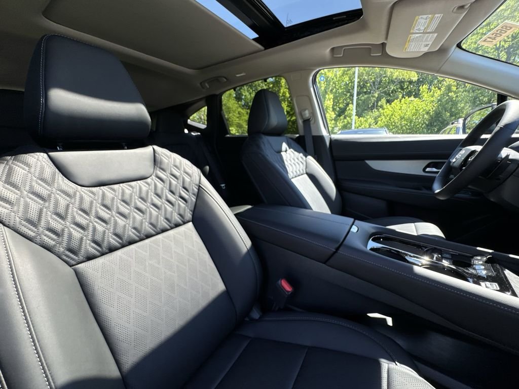 New 2026 Black Nissan Platinum image 27