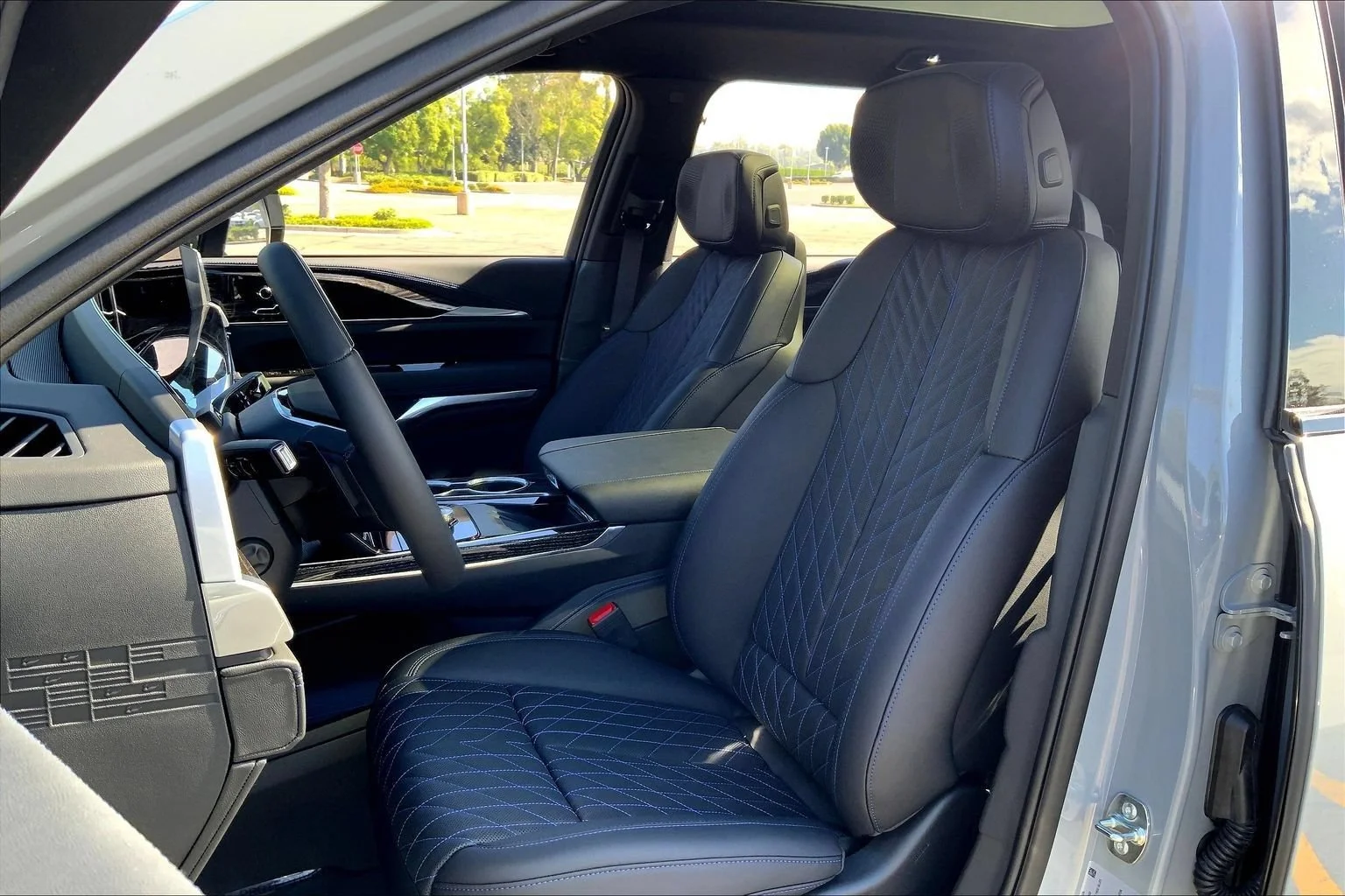 2026 Cadillac Escalade IQL Luxury - Photo 12