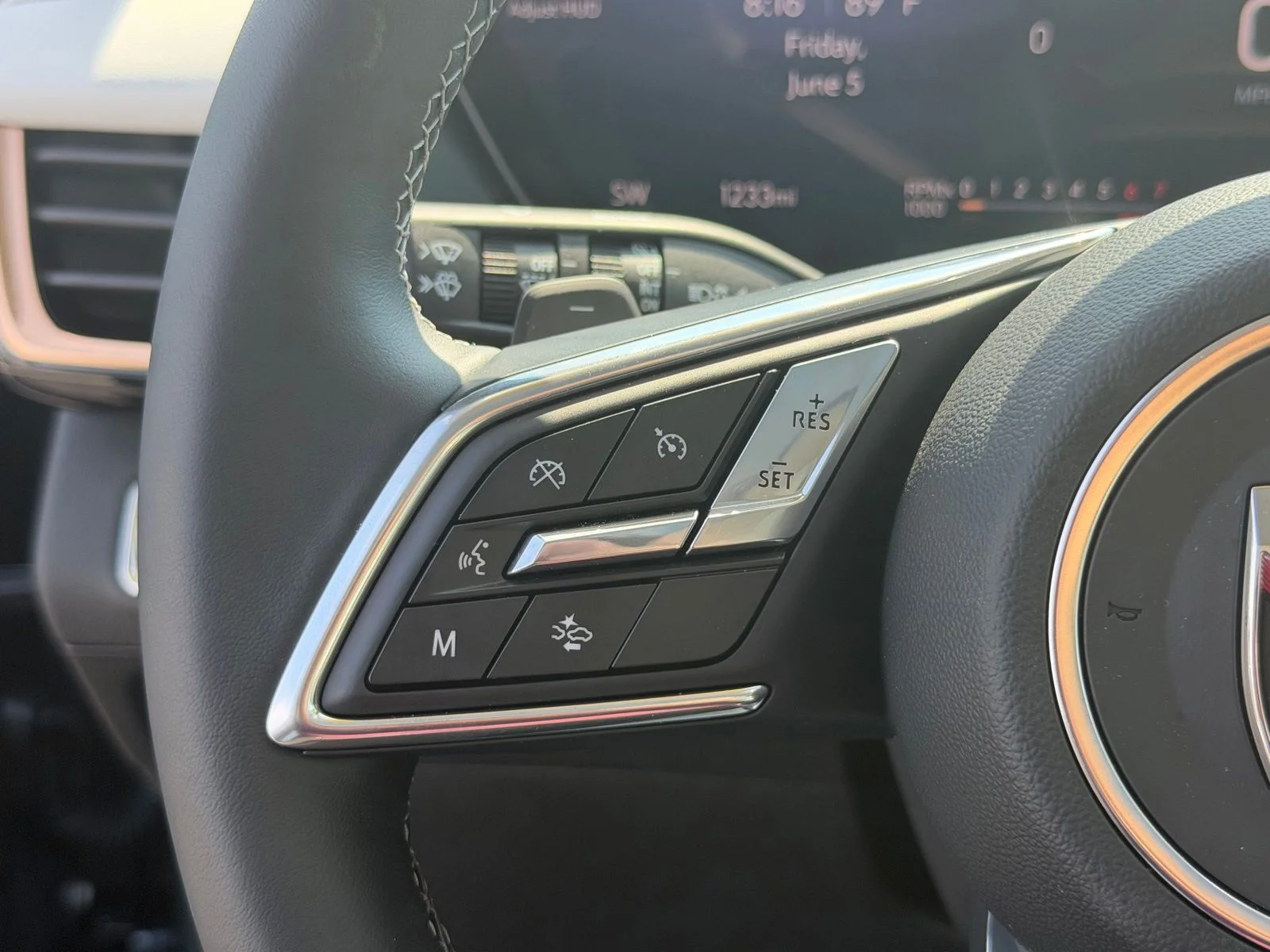 Used 2026 Quartz Blue Metallic Buick Avenir image 18
