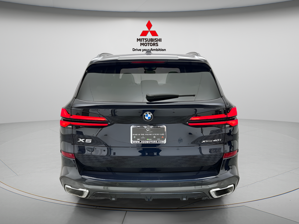 Used 2025 Carbon Black Metallic BMW xDrive40i image 5