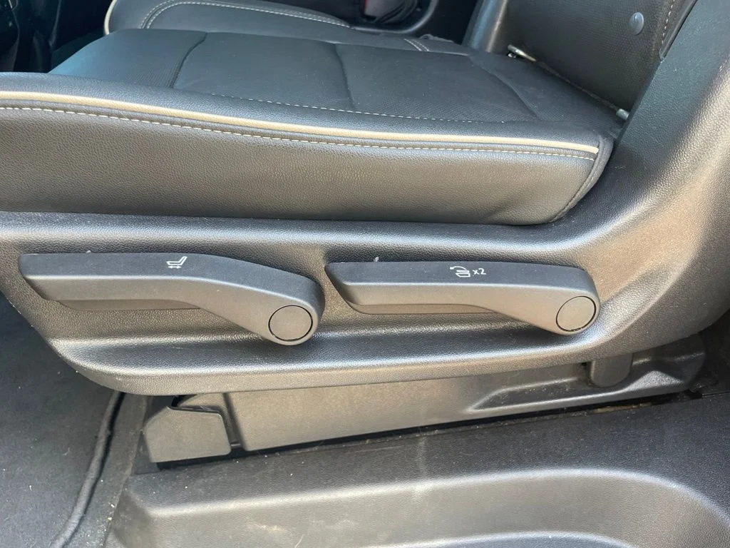 Used 2021 Gray Chevrolet Premier image 19