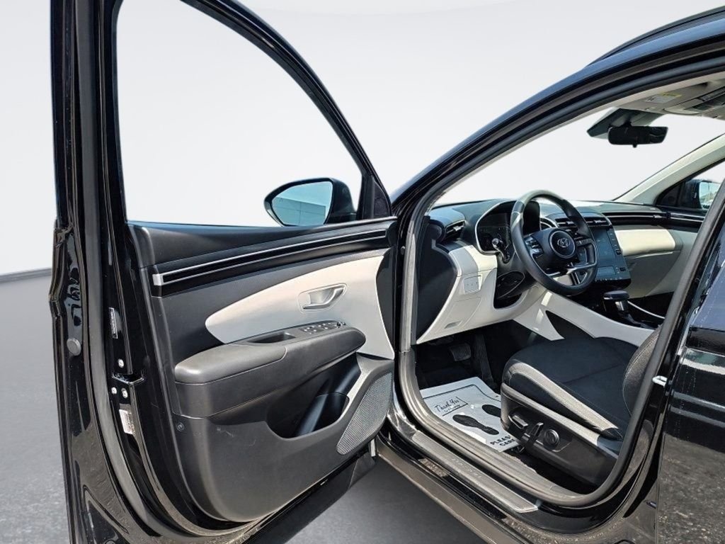 Used 2024 Black Hyundai SEL image 15