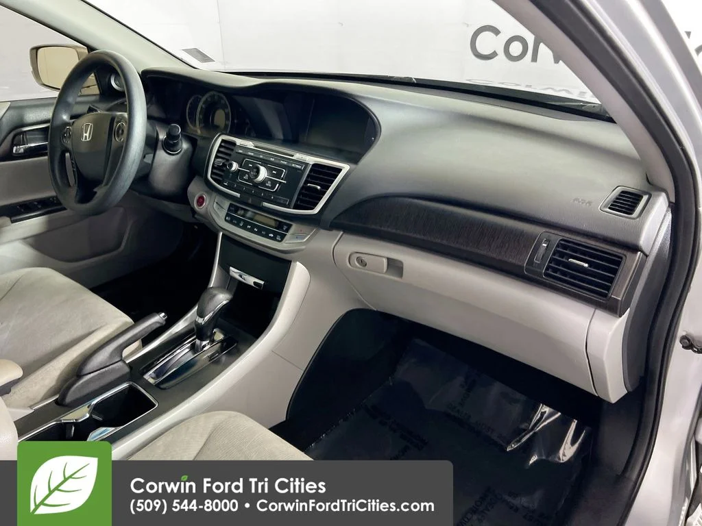 Used 2013  Honda EX image 28