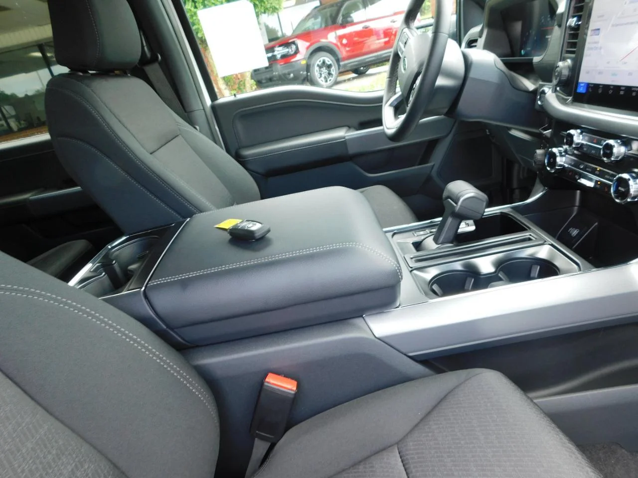 New 2026 Oxford White Ford XLT image 23