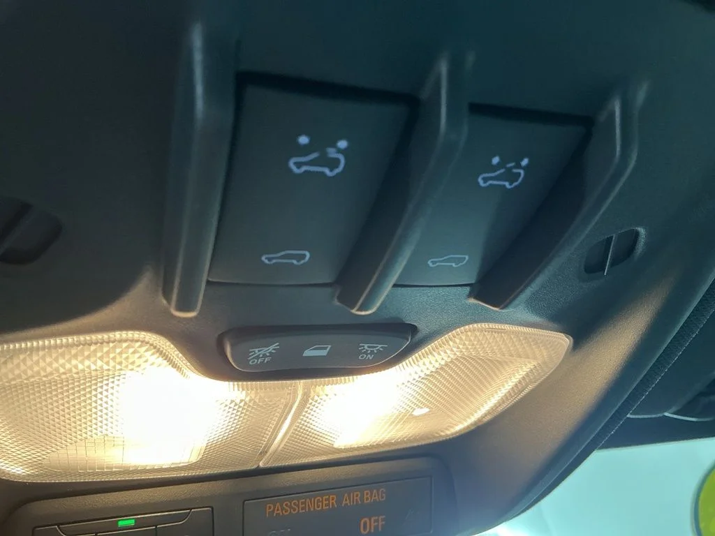 Used 2025 Red GMC AT4 image 24