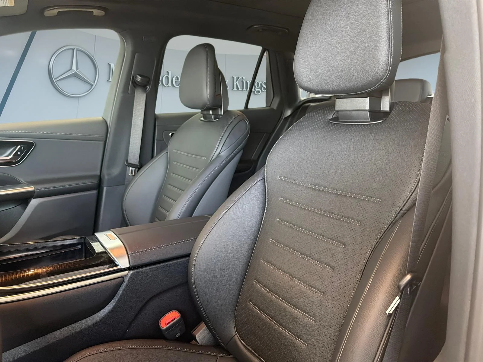 New 2026 White Mercedes-Benz GLC 300 4MATIC SUV image 3