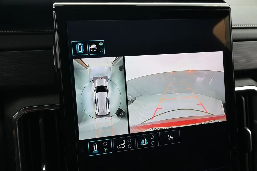 Used 2024 Volcanic Red Tintcoat GMC Elevation image 18