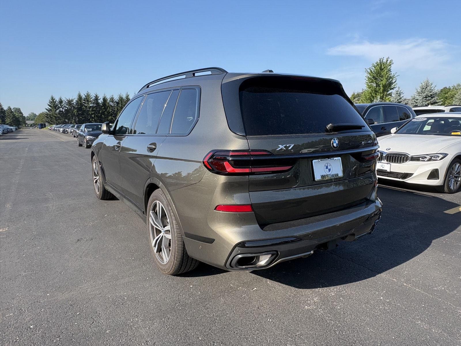 New 2026 Manhattan Green Metallic BMW xDrive40i image 3
