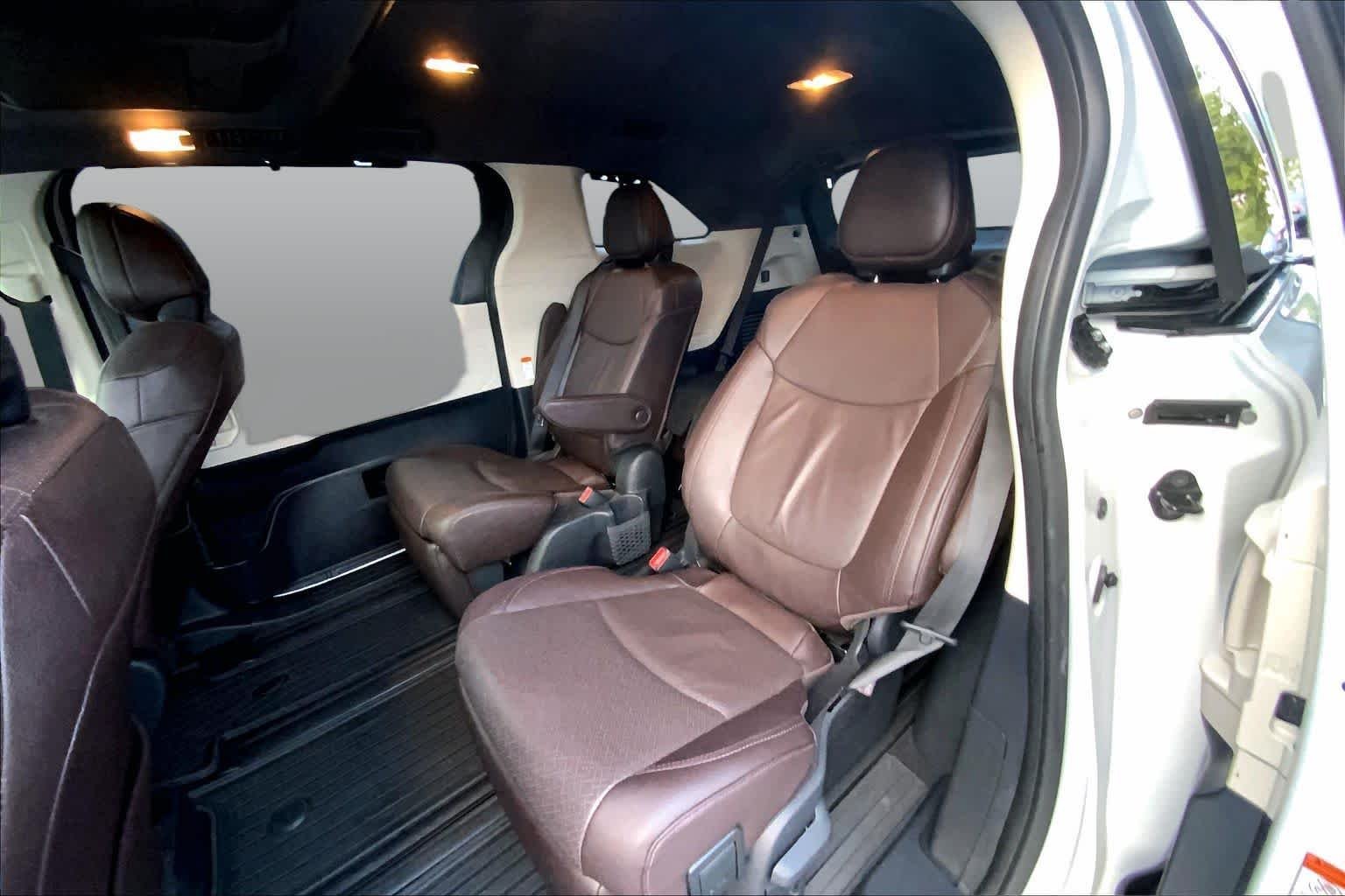 Used 2023 Wind Chill Pearl Toyota Platinum image 18