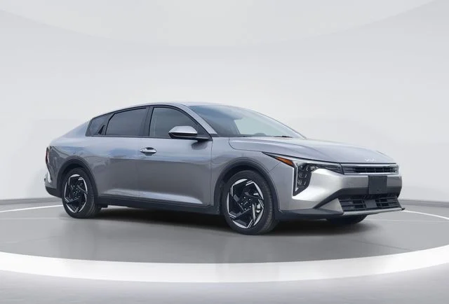 Pre-Owned 2025 Kia K4 EX FWD 4D Sedan