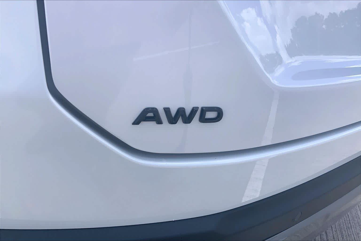 New 2026 Platinum White Pearl Honda AWD Touring Blackout image 15