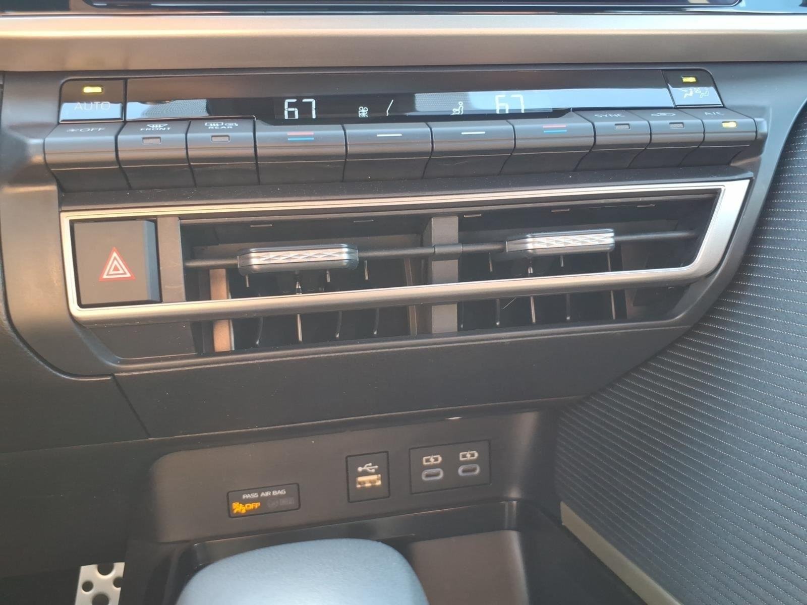 Used 2025 Ice Cap Toyota SE image 17