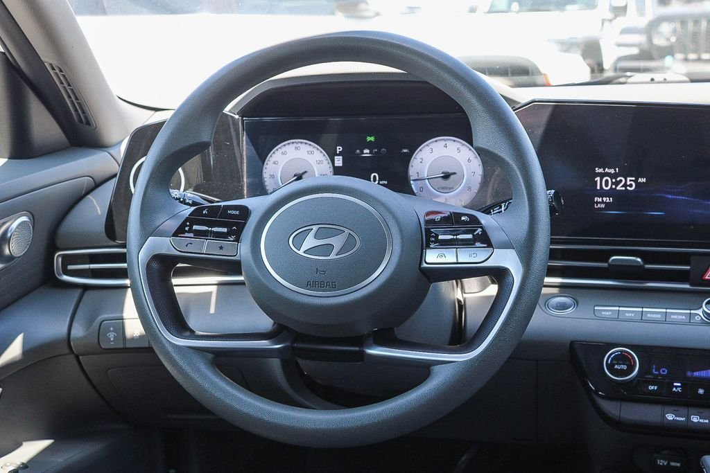 Used 2024 White Hyundai SEL image 16