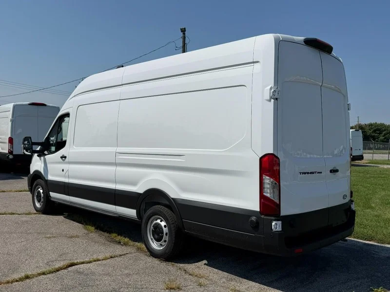 New 2026 Oxford White Ford T-250 148" EL Hi Rf 9150 GVWR RWD image 3