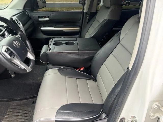 Used 2016 White Toyota SR5 image 27