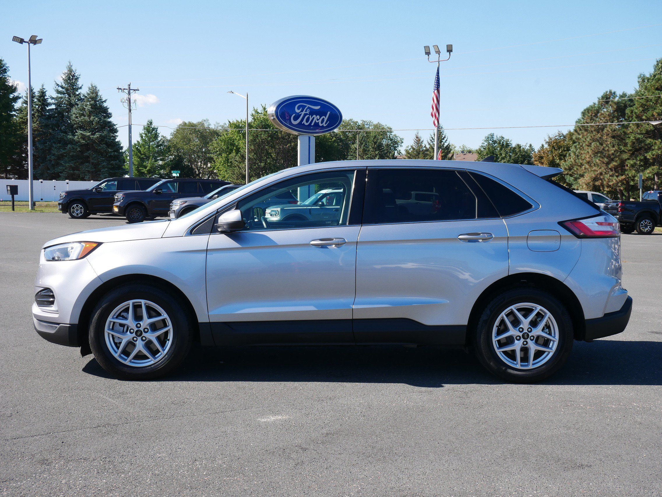Used 2024 Ford Edge SEL with VIN 2FMPK4J96RBA78738 for sale in Hastings, Minnesota